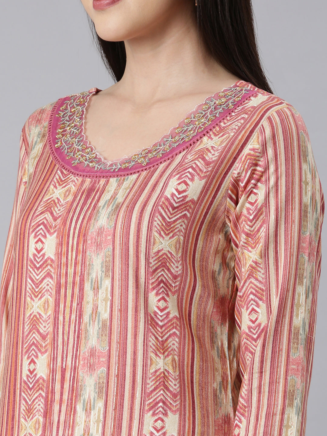 Neerus Onion Panelled Straight Chevron Kurtas