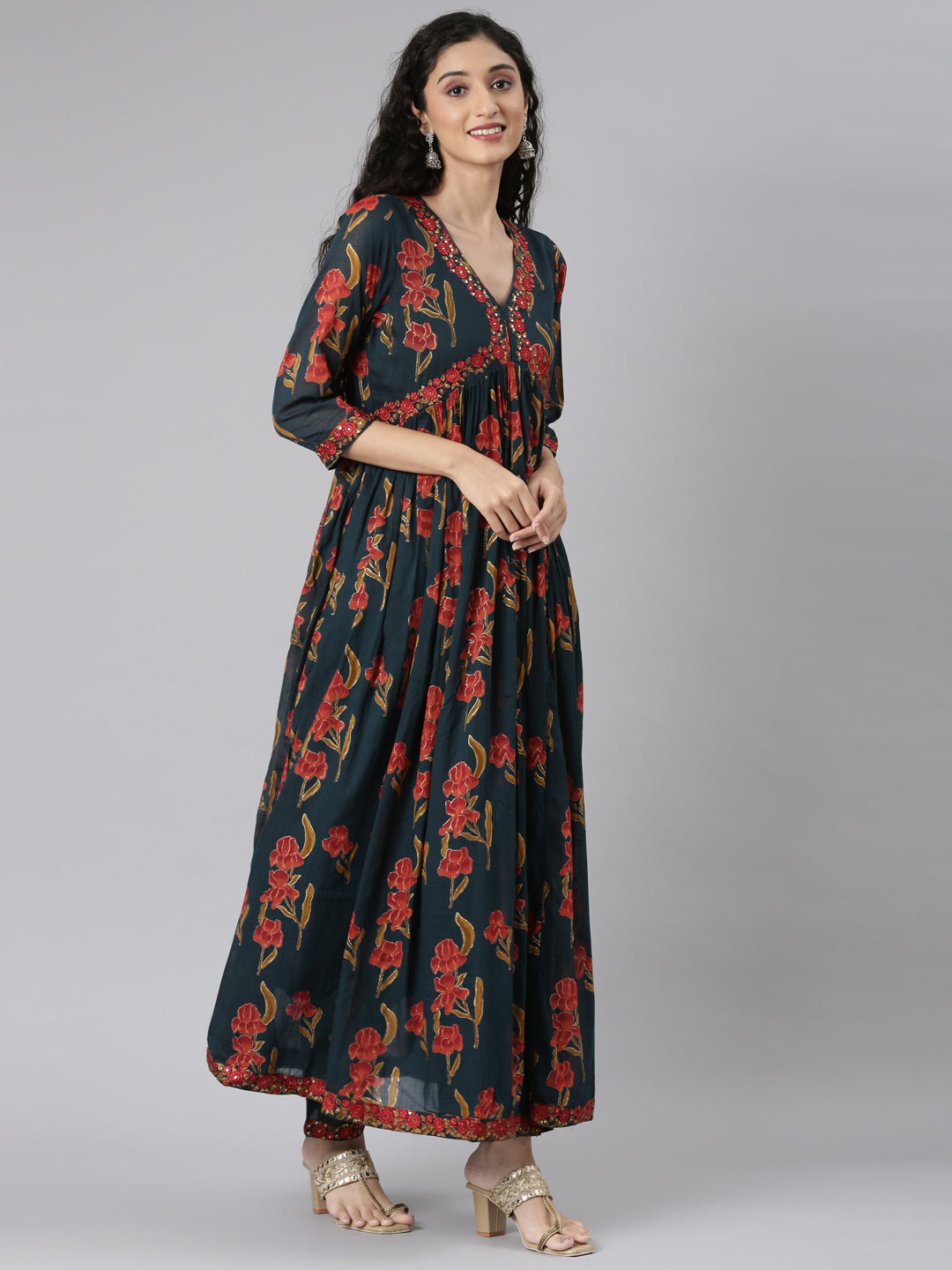 Neerus Green Curved Casual Floral Kurta and Trouser with Dupatta