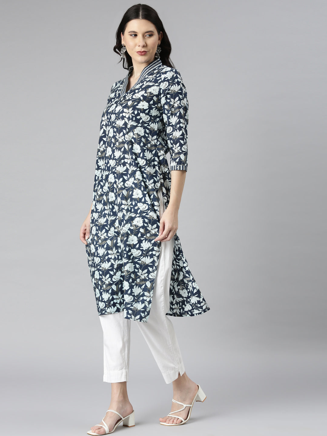 Neerus Navy Blue Casual Floral Straight Kurtas