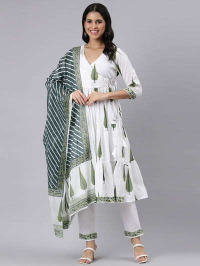 Neerus Green Angrakha Curved Printed Kurta and Trousers With Dupatta