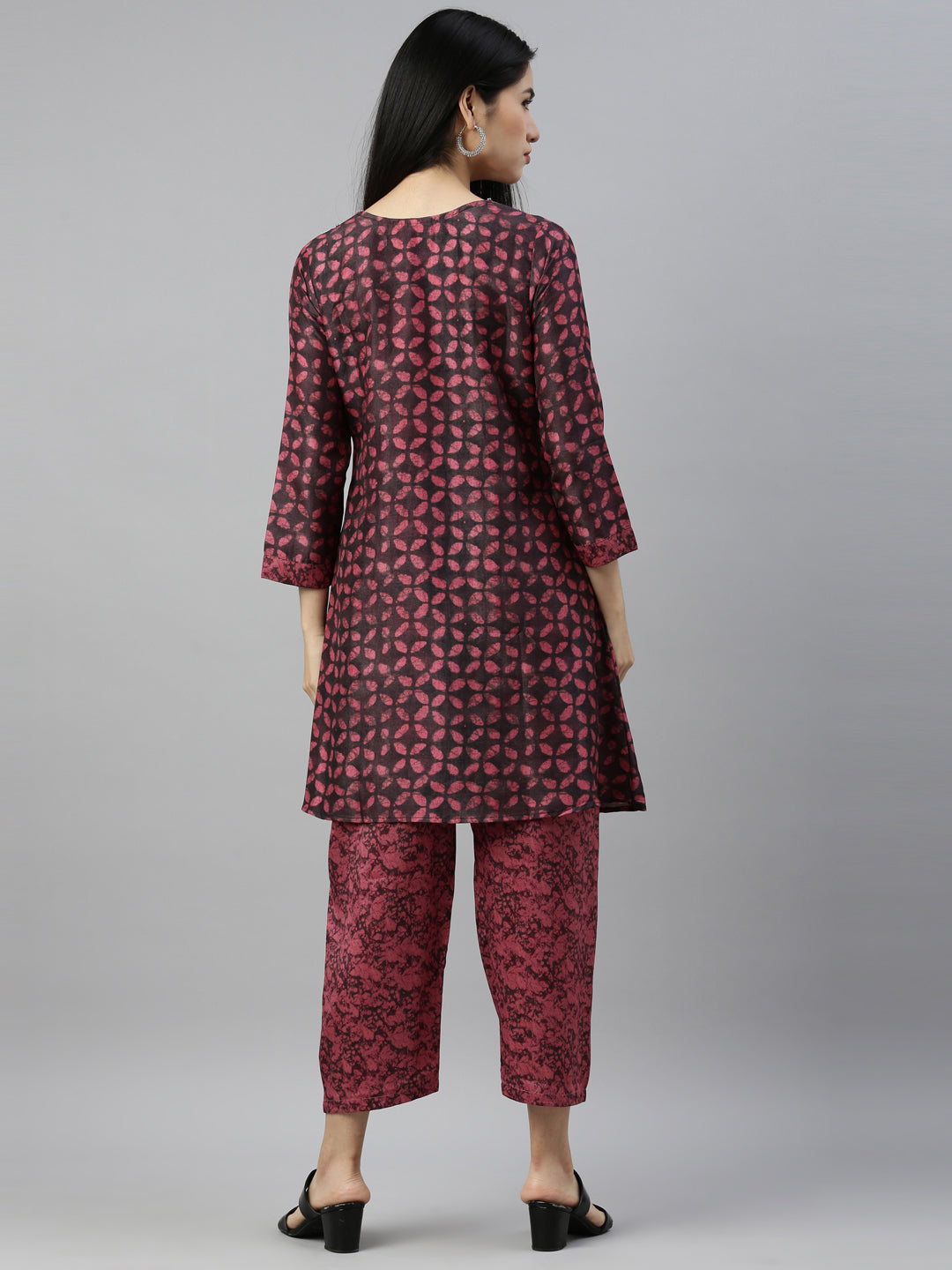 Neeru's Magenta Color Model Fabric Suit Set