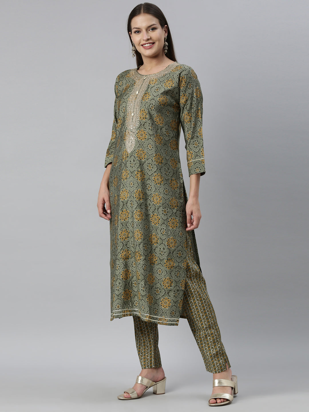 Neeru's Green Color Muslin Fabric Kurta Set