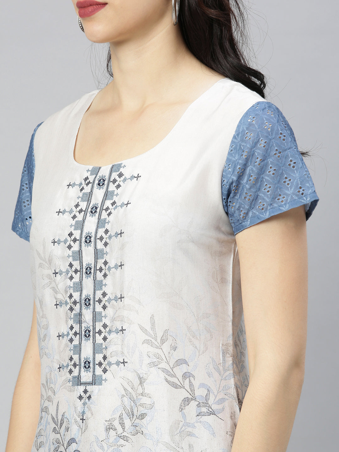 Neeru's Blue Printed Straight Kurta