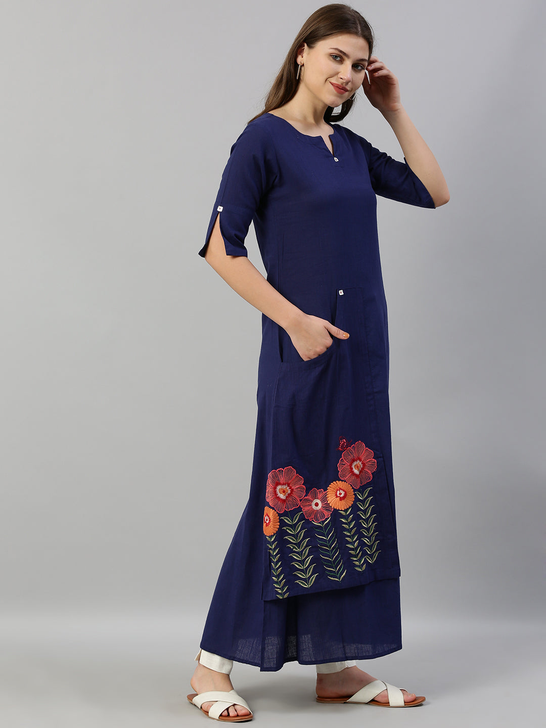 Neeru's Blue Embroidered Straight Kurta