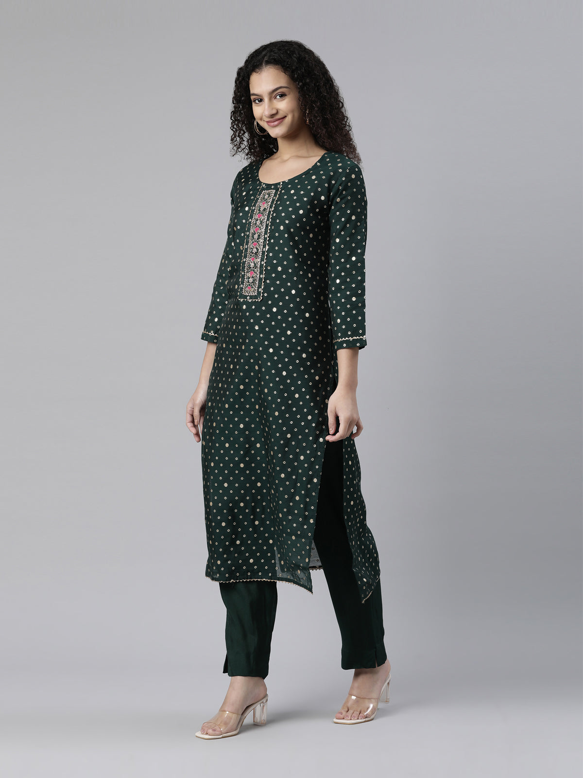 Neeru's Green Regular Knee Length Printed Kurta Solid Trousers With Dupatta