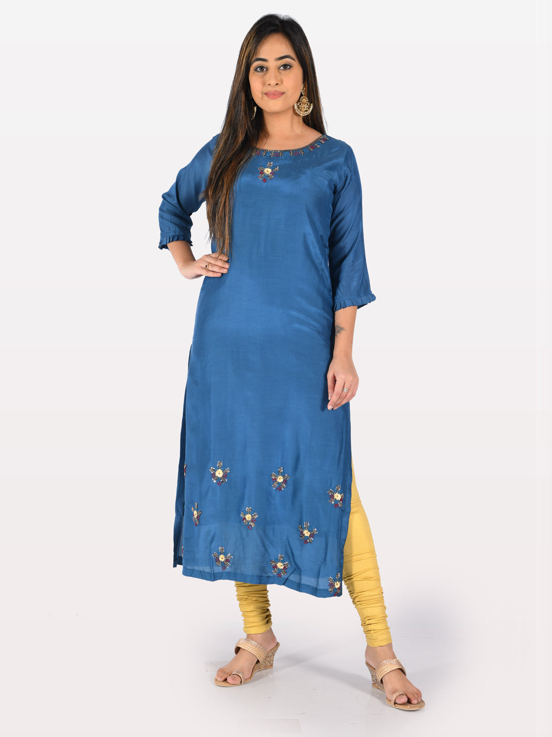 Neeru's Blue Embellished Straight Kurta