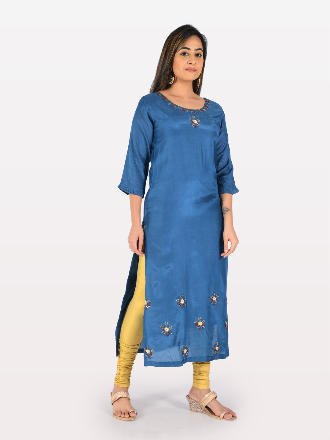 Neeru's Blue Embellished Straight Kurta