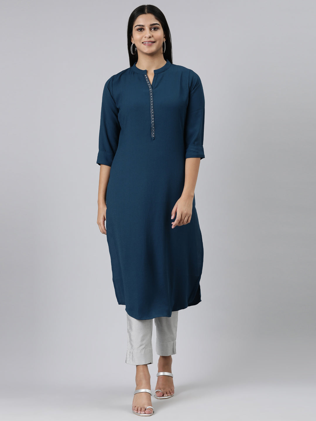 Neeru's Green Straight Solid Viscose Rayon Kurtas