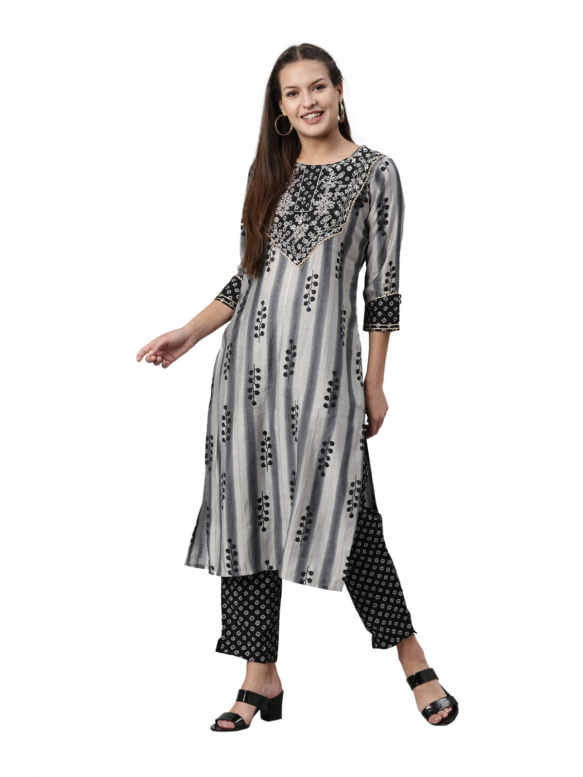 Neeru's Grey Color Cotton Fabric Kurta Set