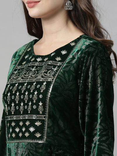 Neeru's Green Zari Flared Kurta