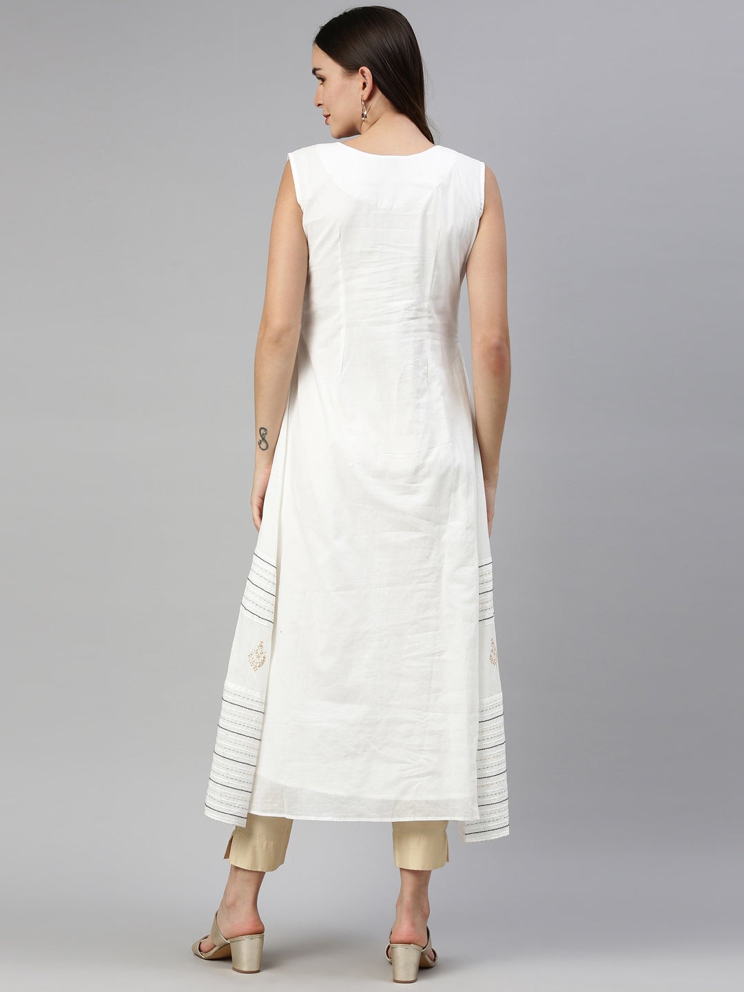 Neeru's Off White Color Mulmul Fabric Kurta