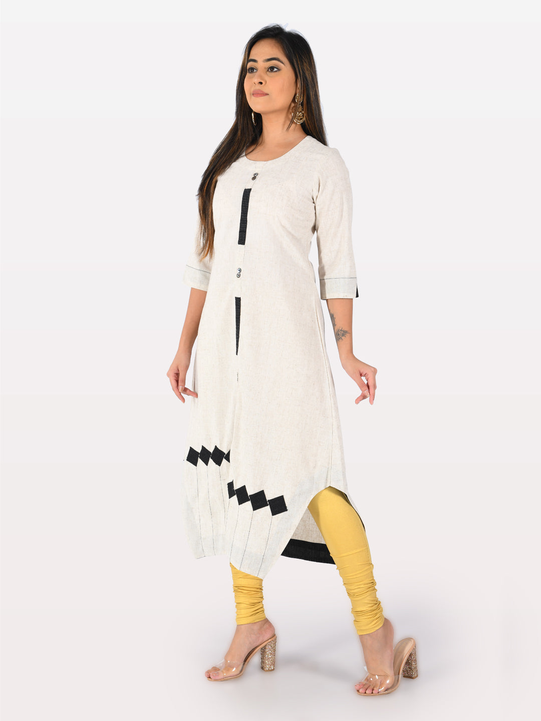 Neeru's Off White Printed Straight Kurta