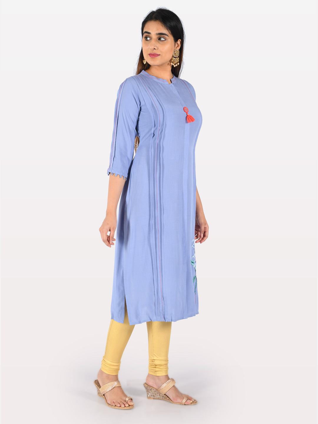 Neeru's Blue Embroidered Straight Kurta