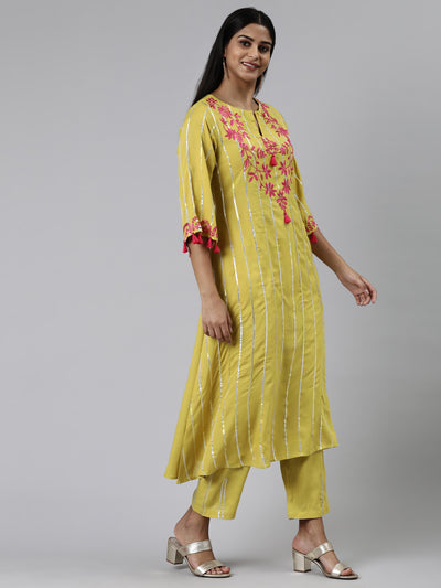 Neeru's Green Regular Calf Length Embroidered Kurta Solid Trouser