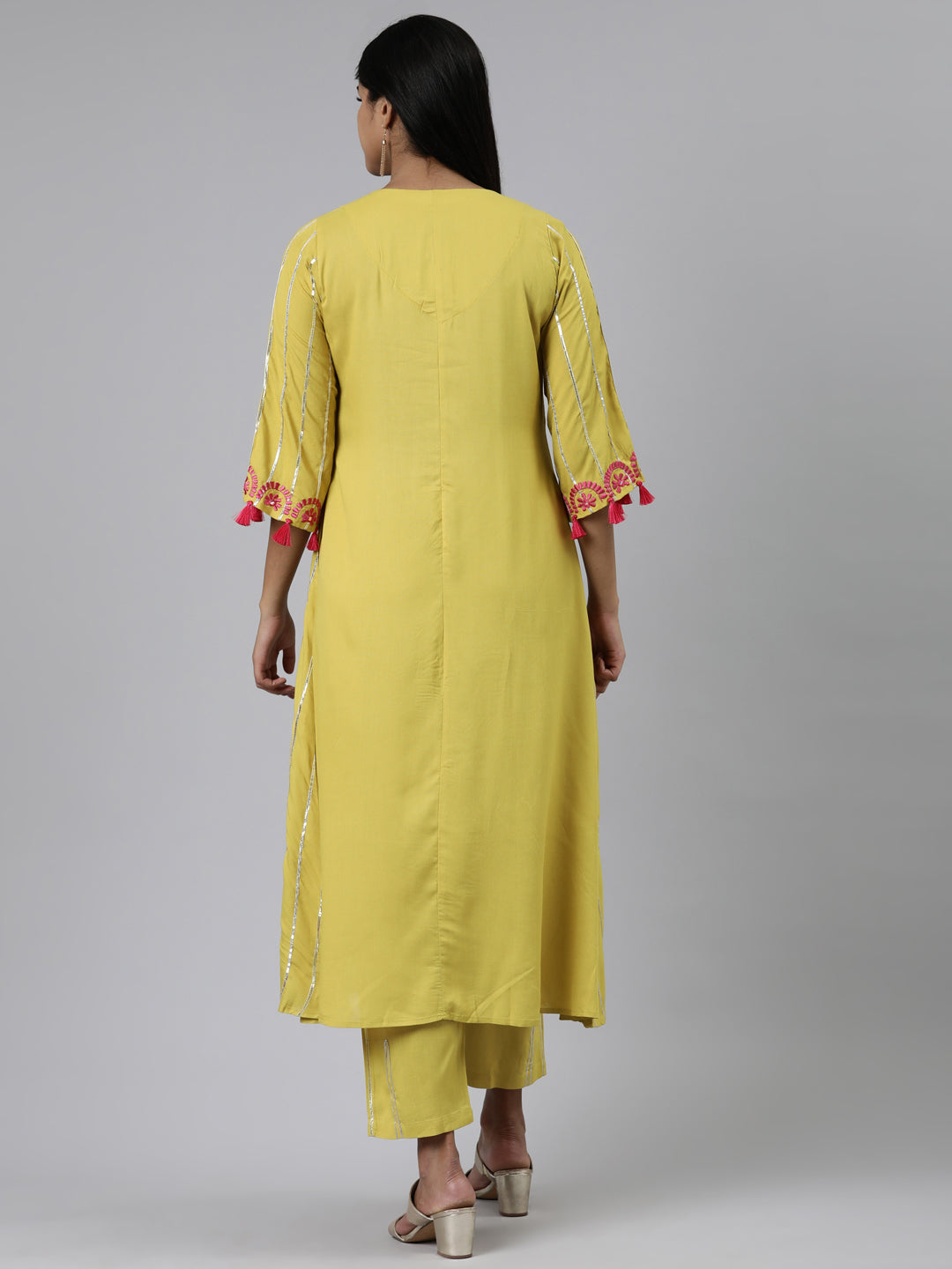 Neeru's Green Regular Calf Length Embroidered Kurta Solid Trouser