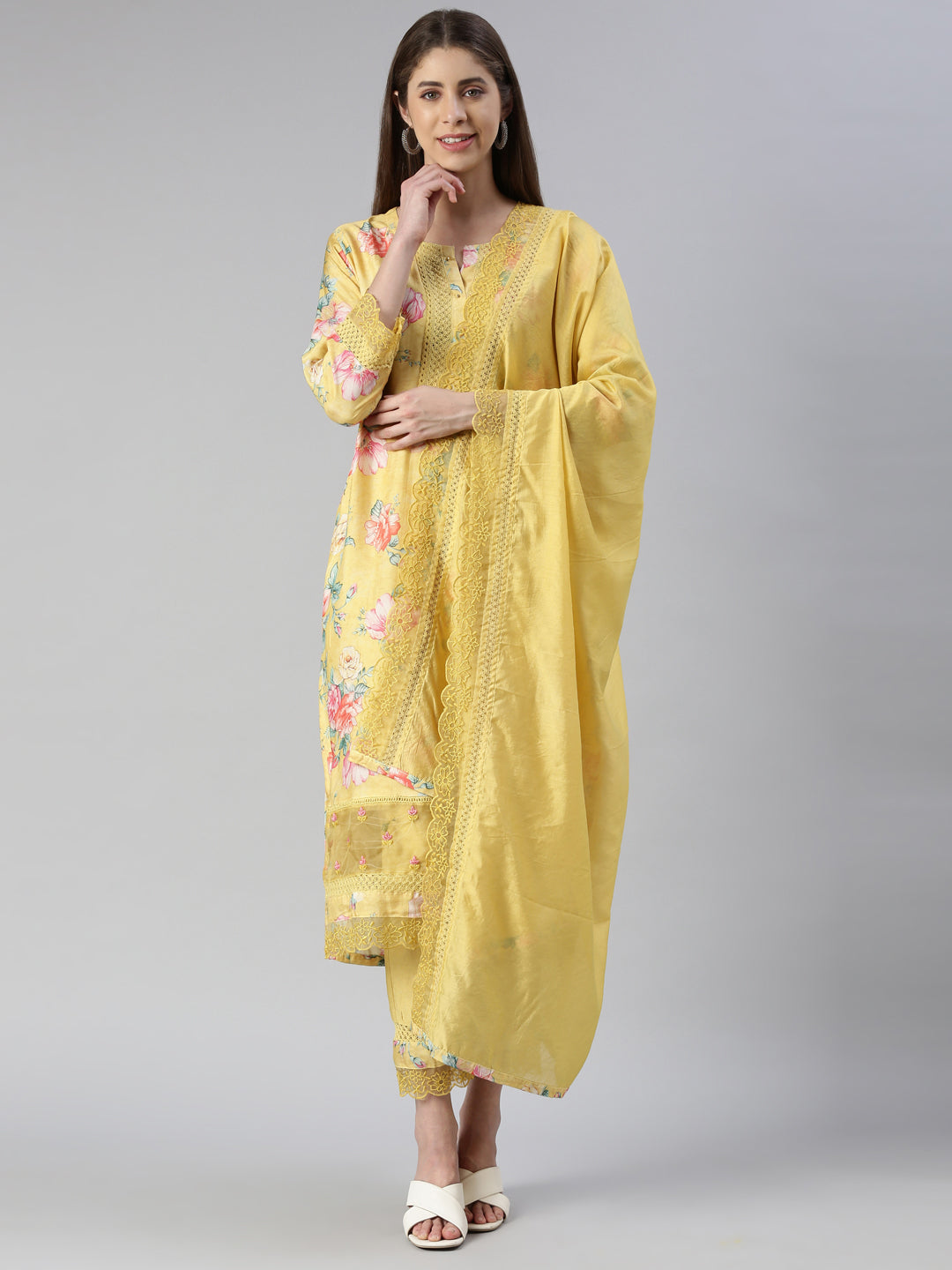 Neeru's Women M Green Printed Calf Length Kurta And Trousers With Dupatta